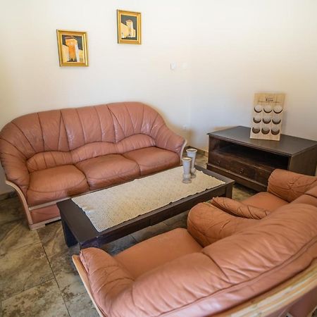 Toscana Apartman Дьюла Екстер'єр фото