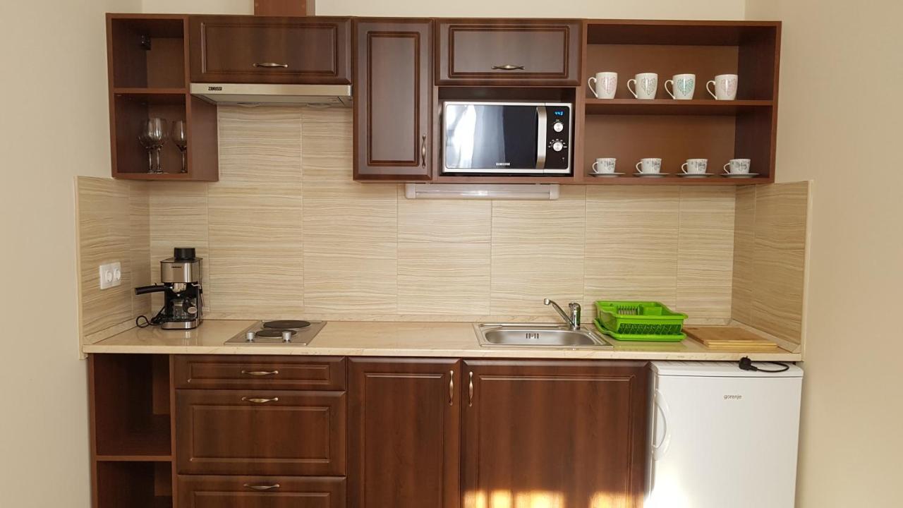 Toscana Apartman Дьюла Екстер'єр фото