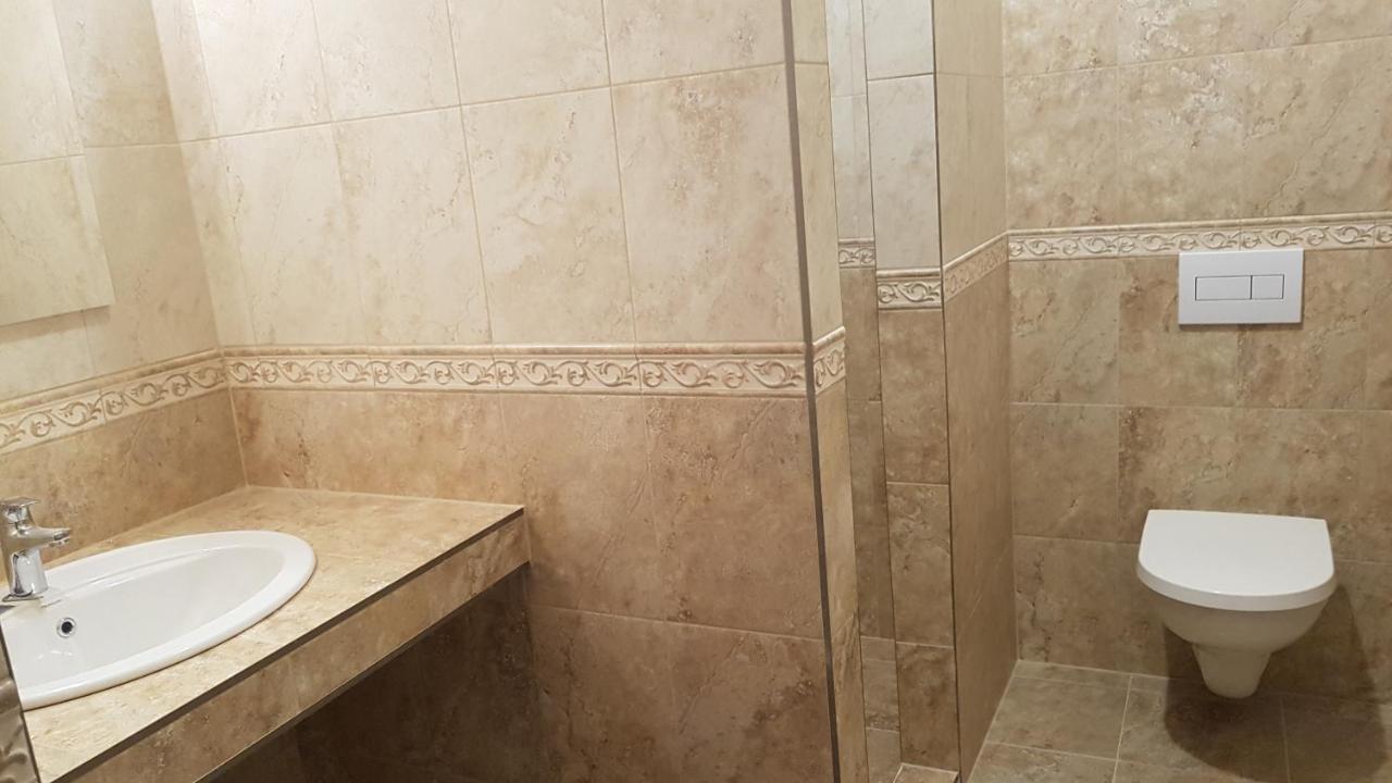 Toscana Apartman Дьюла Екстер'єр фото