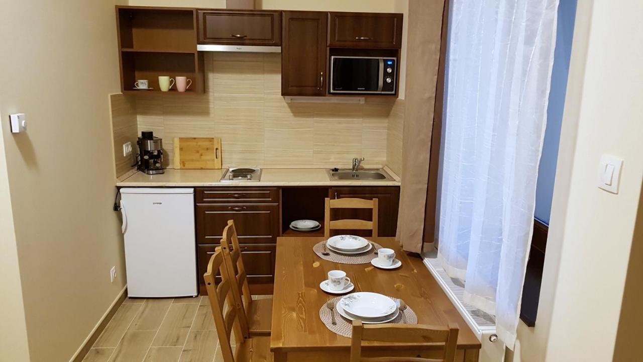Toscana Apartman Дьюла Екстер'єр фото
