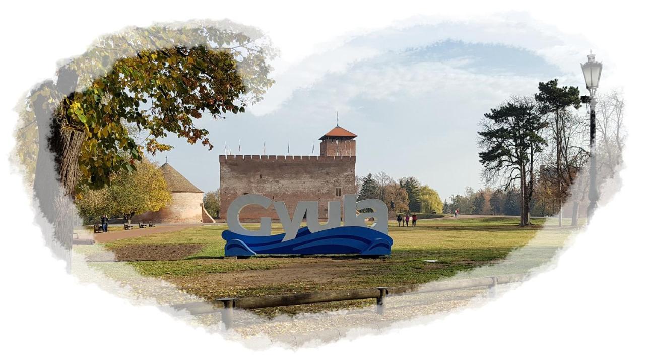 Toscana Apartman Дьюла Екстер'єр фото